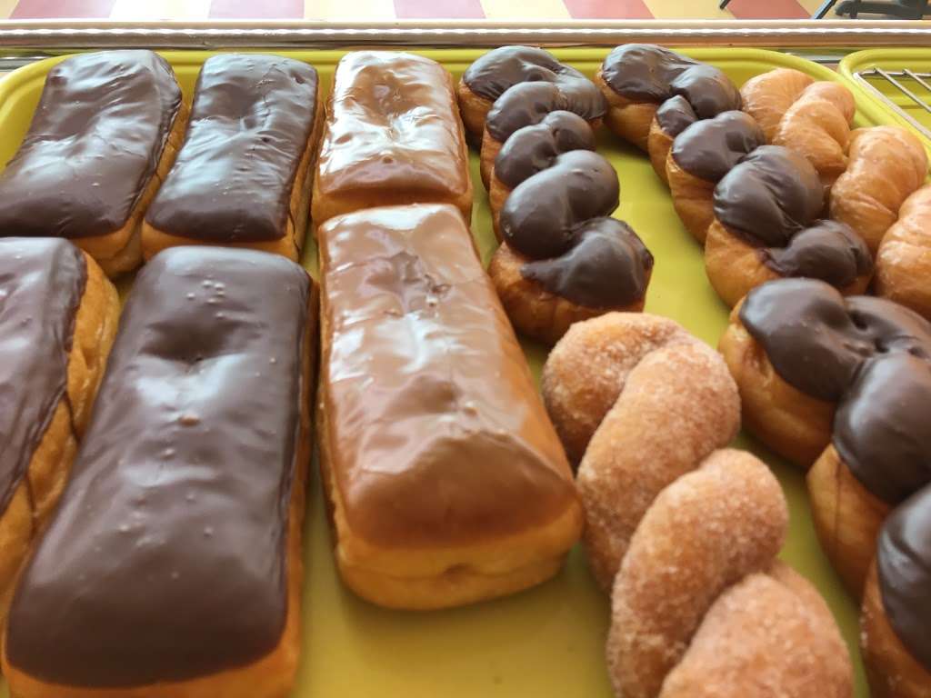 Snowflake DONUTS | 9805 W Fairmont Pkwy Ste D, La Porte, TX 77571, USA | Phone: (281) 941-4371