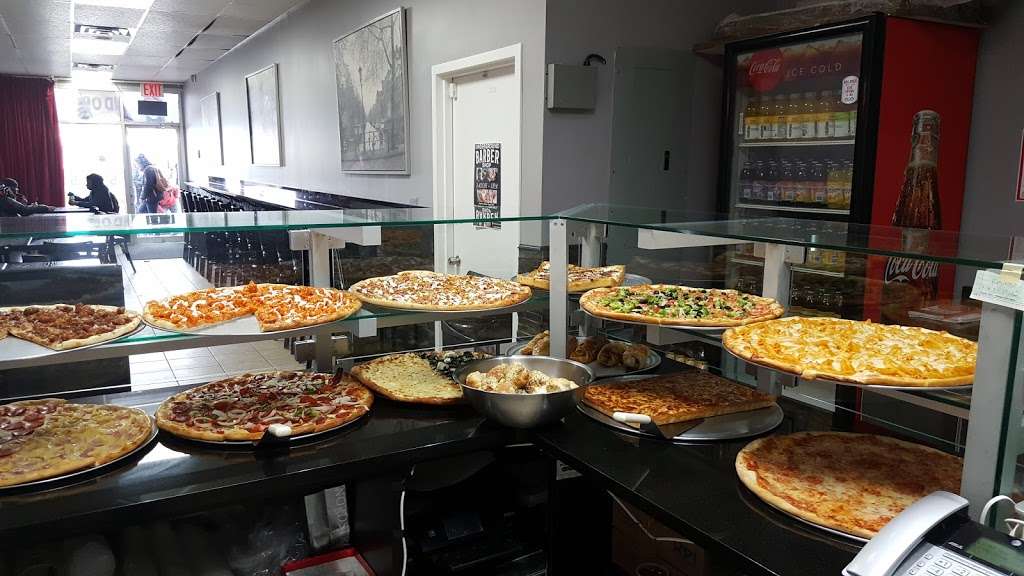 Mikes Pizza | 61-07 Utopia Pkwy, Fresh Meadows, NY 11365 | Phone: (718) 321-0694