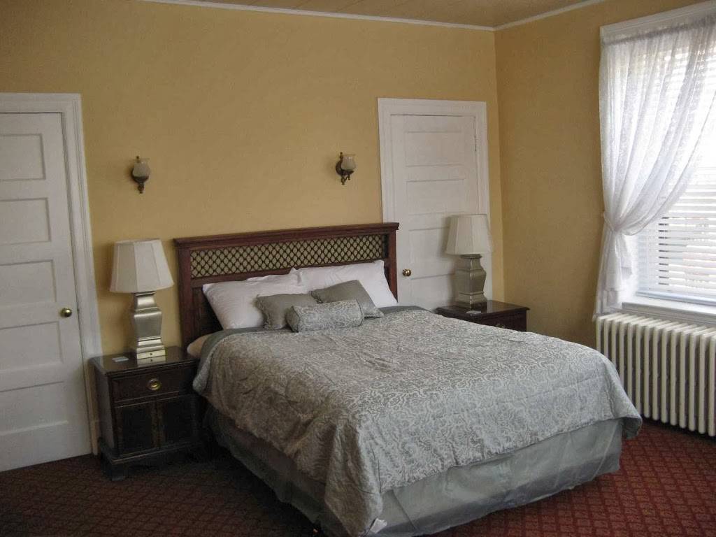 The Kalorama Guest House | 2700 Cathedral Ave NW, Washington, DC 20008, USA | Phone: (202) 588-8188