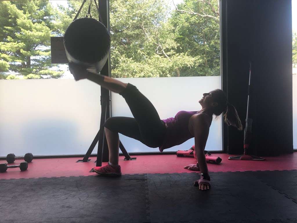 9Round Burlington- 30 Min total body kickboxing | 157 Bedford St, Burlington, MA 01803, USA | Phone: (781) 270-5050