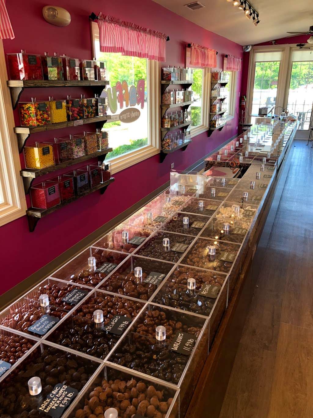 Raffy’s Candy Store (Ice Cream, Popcorn, Nuts & more) | 21 S White St, Frankfort, IL 60423 | Phone: (815) 806-7515