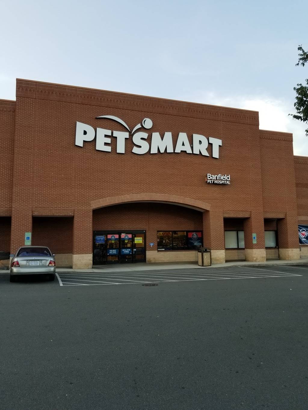 PetSmart | 1720 N Pointe Dr, Durham, NC 27705, USA | Phone: (919) 471-6474