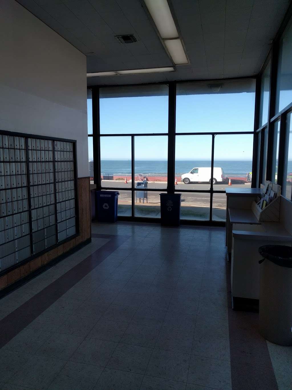 United States Postal Service | 50 W Manor Dr, Pacifica, CA 94044, USA | Phone: (800) 275-8777