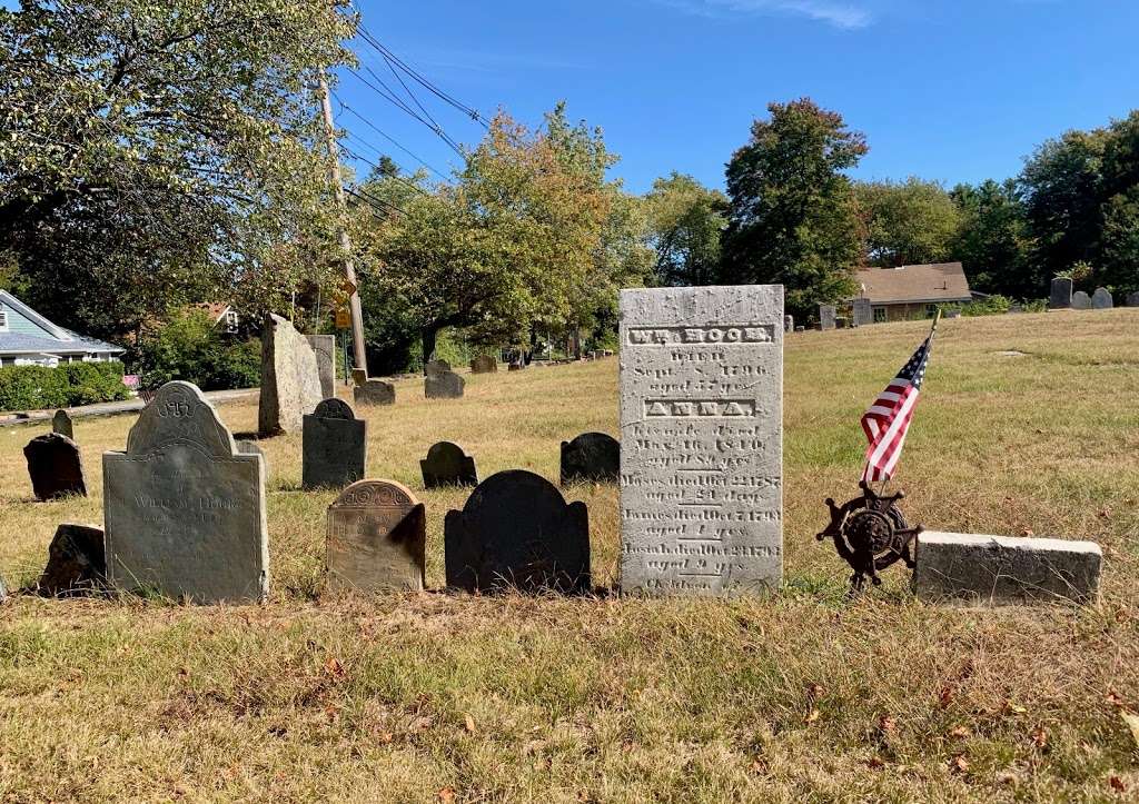 Old Burying Ground | 24 Beach Rd, Salisbury, MA 01952