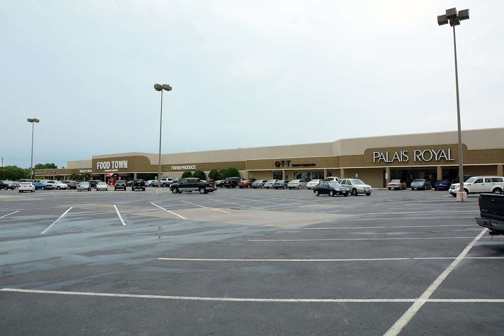 El Dorado Shopping Center | 570 El Dorado Blvd, Webster, TX 77598, USA | Phone: (832) 735-6114