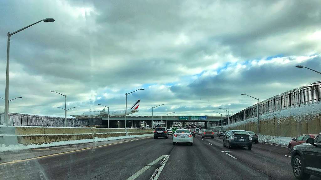 International Parking Lot D | Chicago, IL 60666