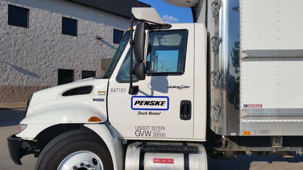 Penske Truck Rental | 2705 Eisenhower St, Carrollton, TX 75007, USA | Phone: (972) 446-1616