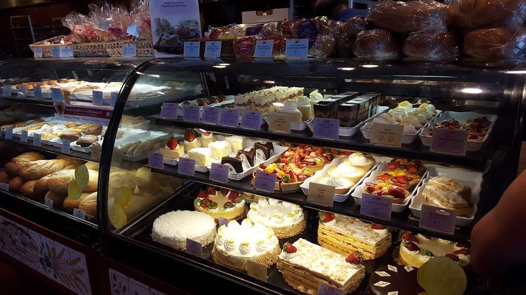 la Madeleine French Bakery & Cafe Meyerland | 4700 Beechnut St Suite 620, Houston, TX 77096, USA | Phone: (713) 218-8075