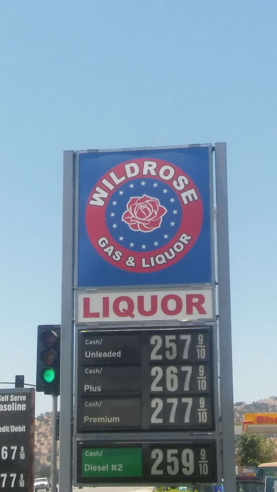 Wildrose Gas & Liquor & Uhaul | 20436 Brian Way, Tehachapi, CA 93561, USA | Phone: (661) 822-8302