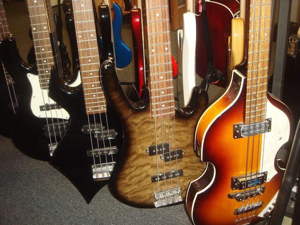 Dr Woods Guitar Emporium | 304 Lincoln Ave, Fox River Grove, IL 60021 | Phone: (847) 639-9683