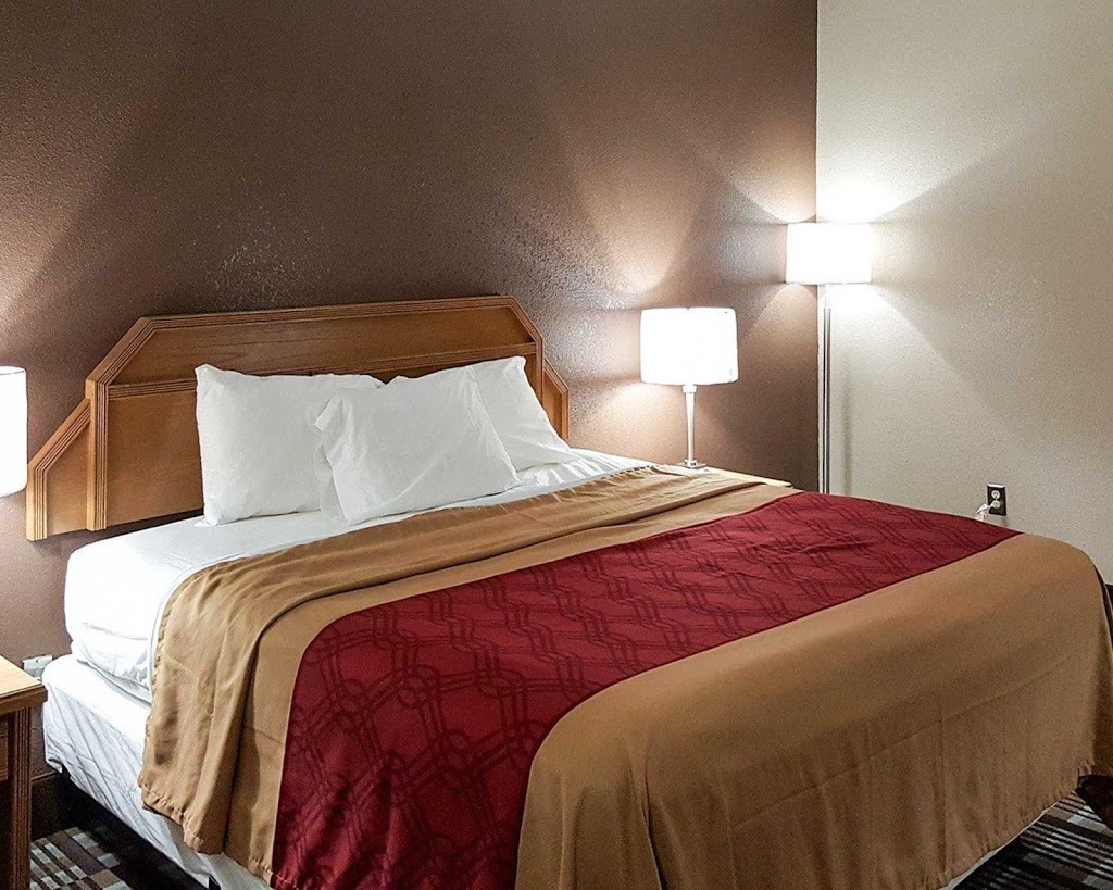 Econo Lodge | 68 East Rampart Road, Shelbyville, IN 46176, USA | Phone: (317) 398-0472