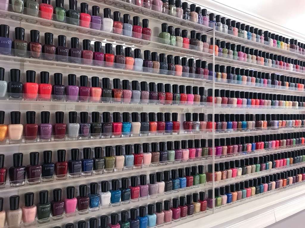 Le Nails And Spa | 30 Carpenter Station Rd, Wilmington, DE 19810, USA | Phone: (302) 529-0941