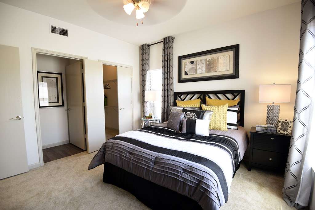 Crenshaw Grand Apartments | 5400 Crenshaw Rd, Pasadena, TX 77505, USA | Phone: (832) 835-0700