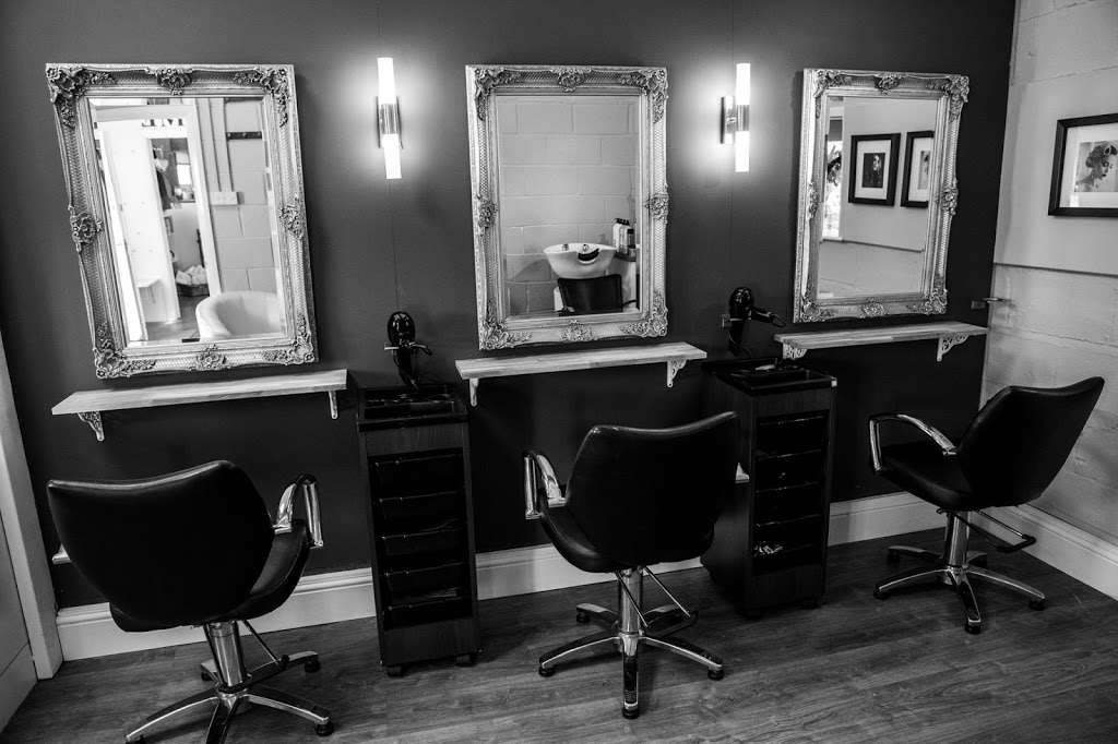 Shine Hair and Nails | 1, The Courtyard, Warners Farm, Howe Street, Chelmsford CM3 1BL, UK | Phone: 01245 363500