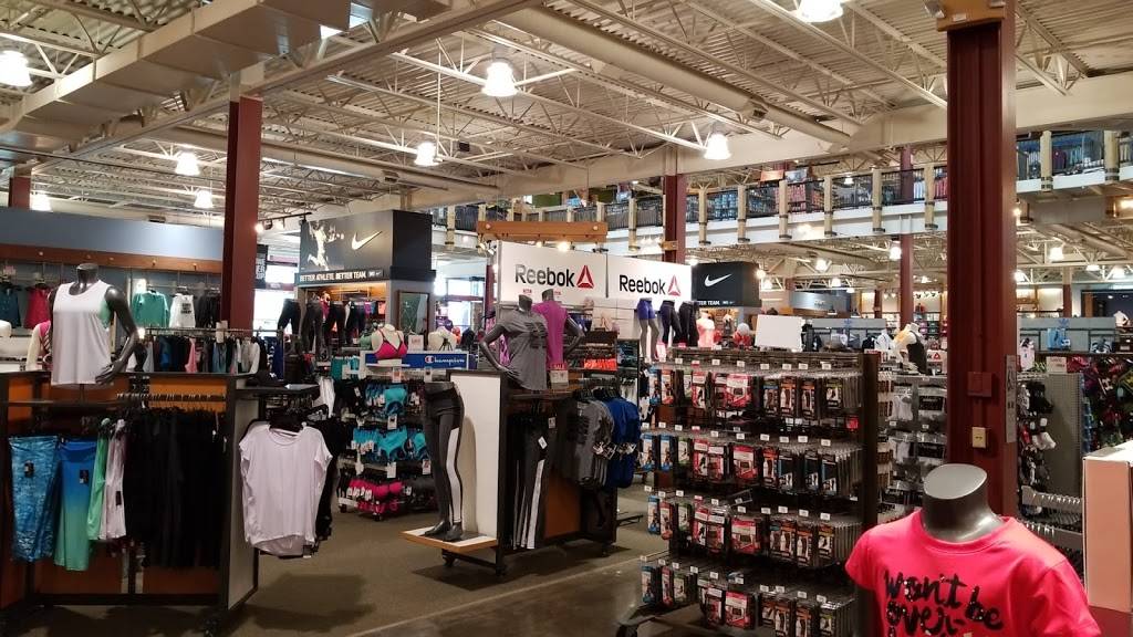 DICKS Sporting Goods | 11260 Wayzata Blvd, Minnetonka, MN 55305, USA | Phone: (952) 525-0200