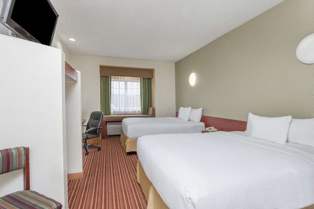 Days Inn by Wyndham near Kansas Speedway | 7721 Elizabeth Ave, Kansas City, KS 66112 | Phone: (913) 624-3459