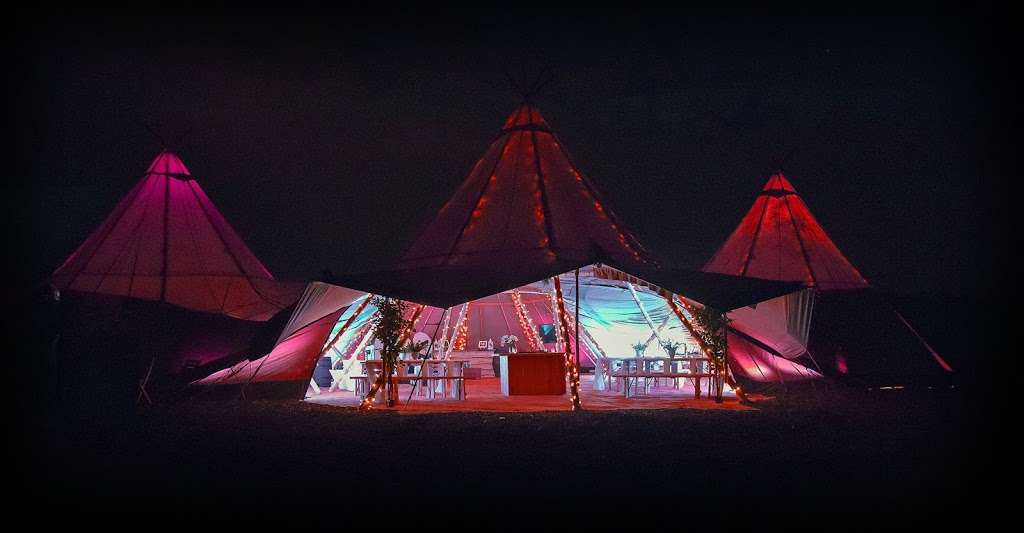 Wonder and Whimsy Events | 7208 N Nevada Ave, Parkville, MO 64152, USA | Phone: (816) 919-0866