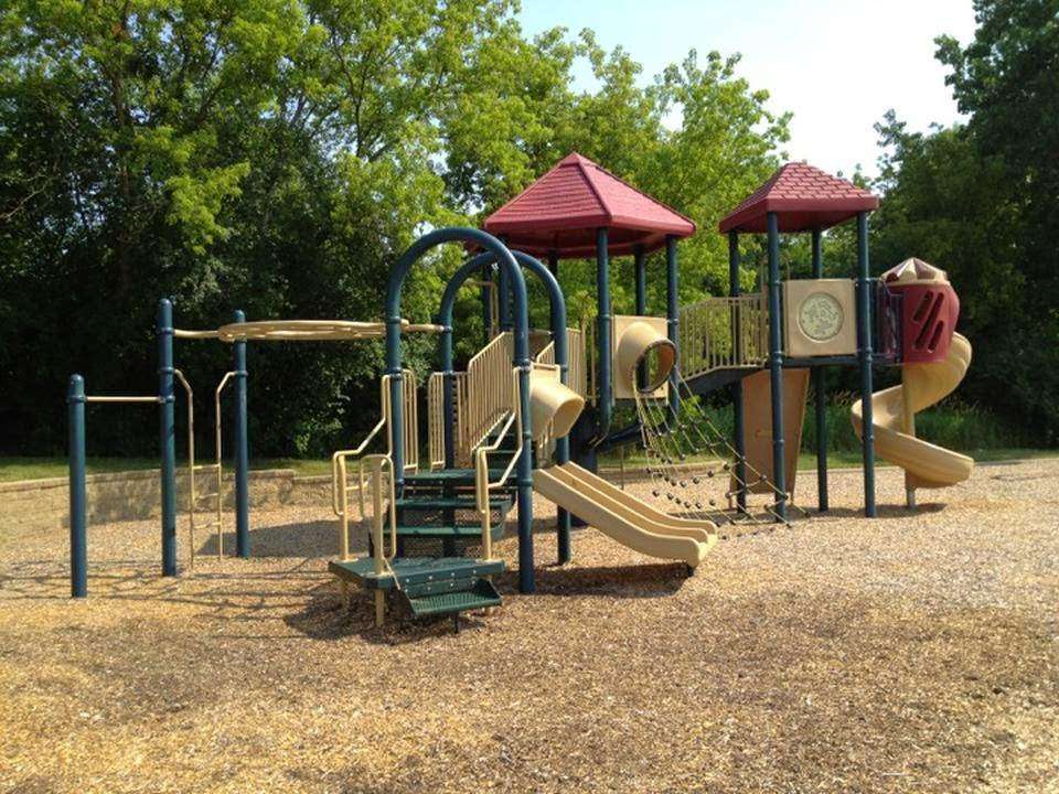 Colony Nature Area | 5097 Chambers Dr, Hoffman Estates, IL 60192, USA | Phone: (847) 885-7500