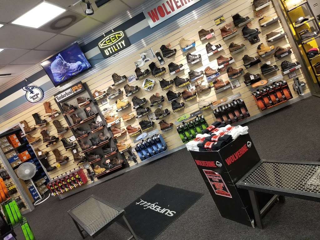 Boot World | 700 N Johnson Ave, El Cajon, CA 92020, USA | Phone: (619) 442-2506