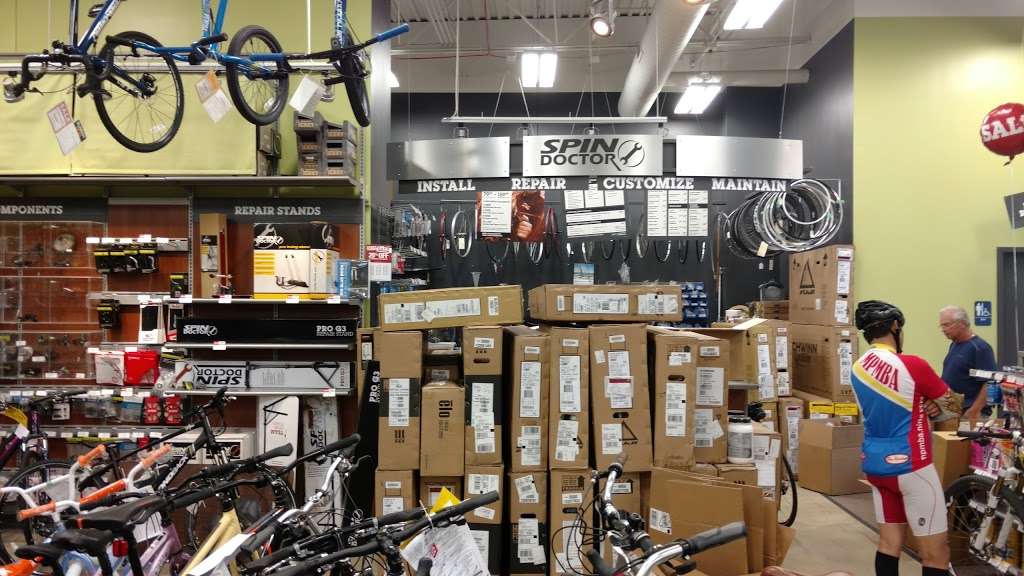 Performance Bicycle | Village Square, 283 Skokie Blvd, Northbrook, IL 60062 | Phone: (847) 559-9722