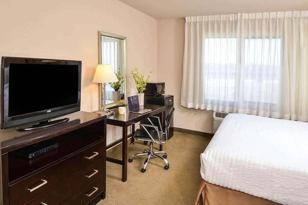 Hotel Chino Hills | 15433 Fairfield Ranch Rd, Chino Hills, CA 91709, USA | Phone: (909) 606-5995