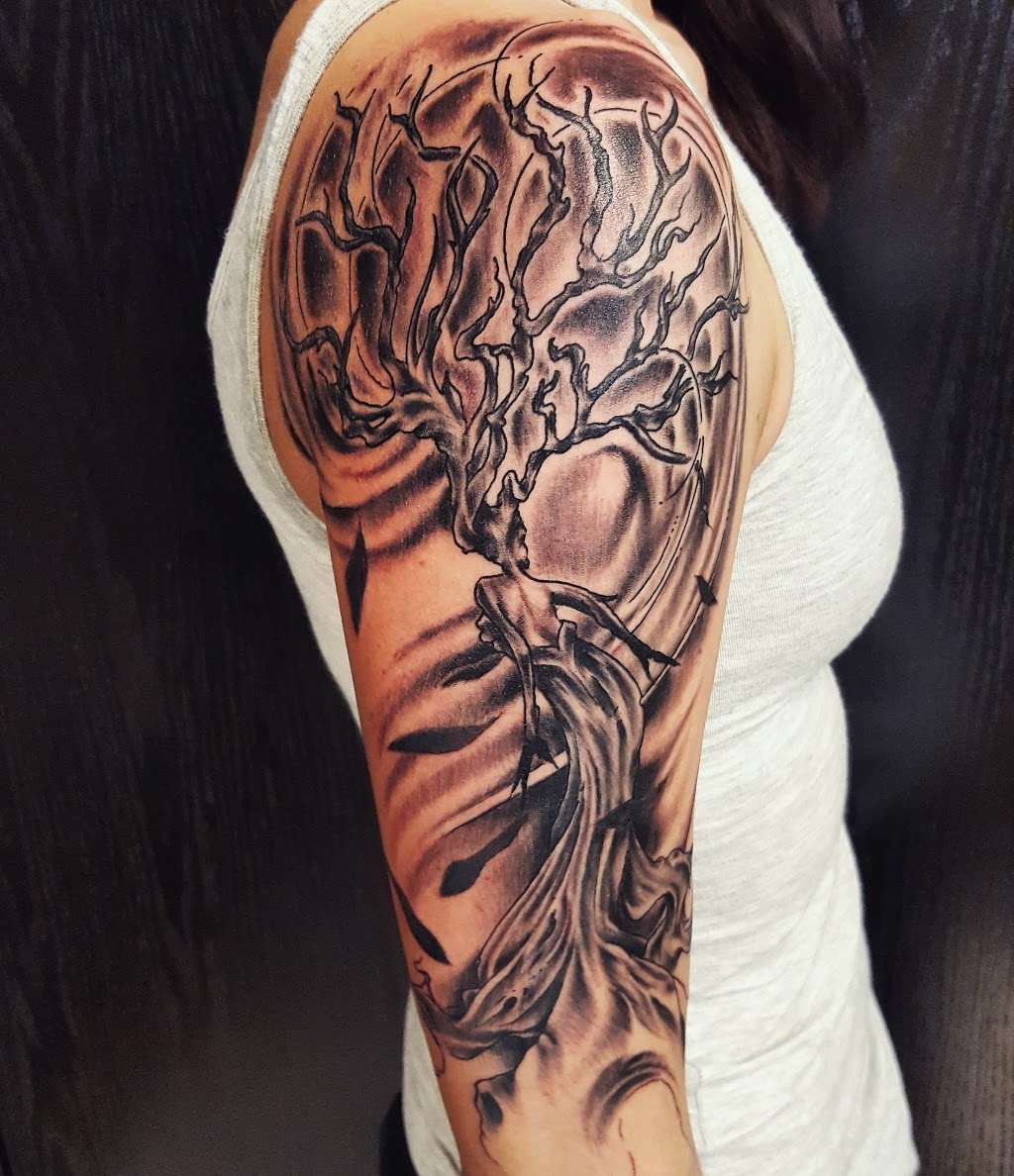 7 Day Gallery Tattoo & Art Gallery | 6000 W 159th St, Oak Forest, IL 60452, USA | Phone: (708) 897-9855