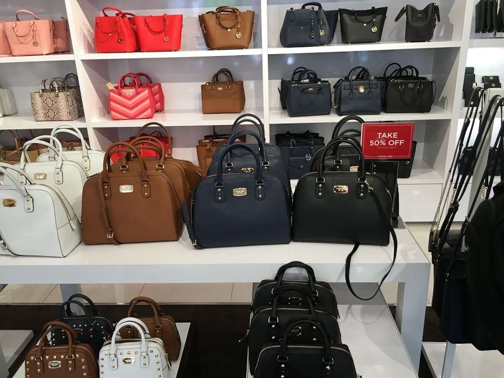 Michael Kors Outlet | 1650 Premium Outlet Blvd #1800, Aurora, IL 60502, USA | Phone: (630) 585-5550