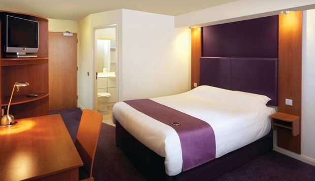 Premier Inn Tonbridge North | Hilden Manor, London Rd, Tonbridge TN10 3AN, UK | Phone: 0871 527 9098