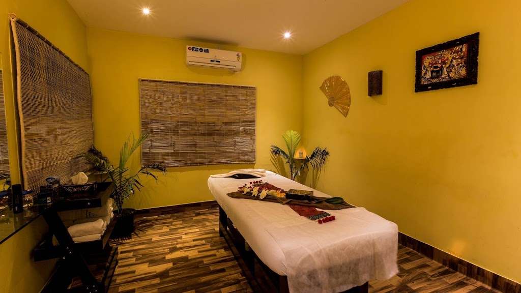 Four Season Health Spa | 3346 Long Beach Rd, Oceanside, NY 11572, USA | Phone: (516) 859-3361