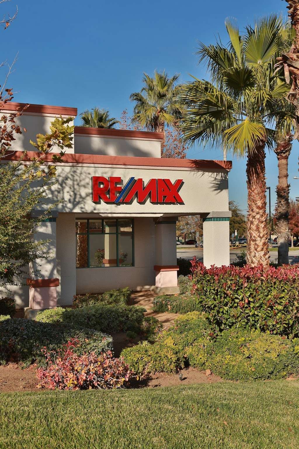 RE/MAX All-Pro - Palmdale | 3001 Rancho Vista Blvd, Palmdale, CA 93551 | Phone: (661) 947-2000
