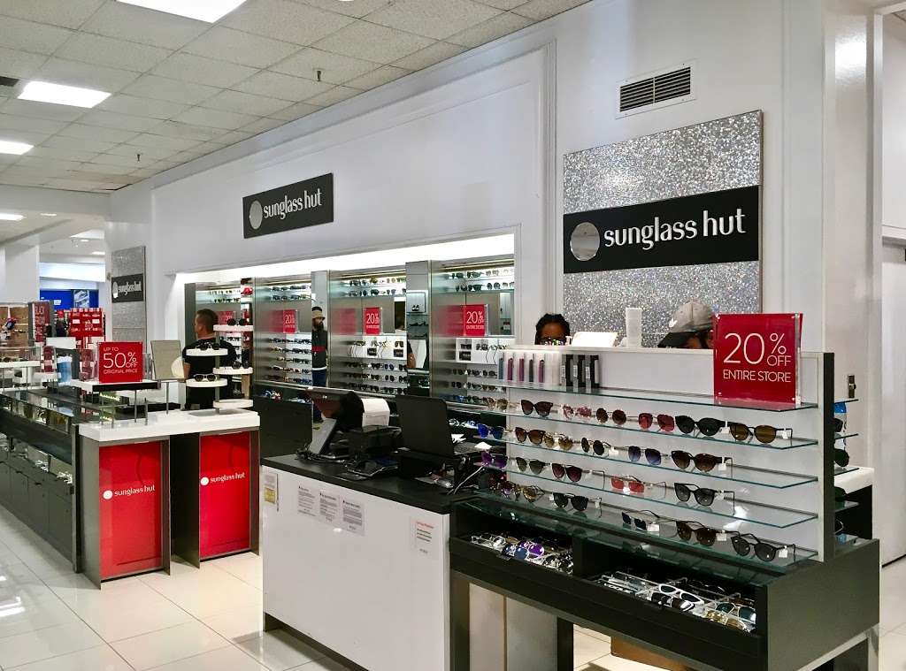 Sunglass Hut at Macys | 4333 La Jolla Village Dr, San Diego, CA 92122, USA | Phone: (858) 597-0515