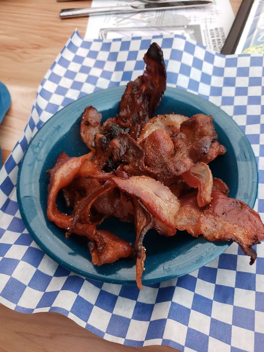Outside Inn with Bacon | S74 W17096, Janesville Rd, Muskego, WI 53150 | Phone: (414) 502-2007