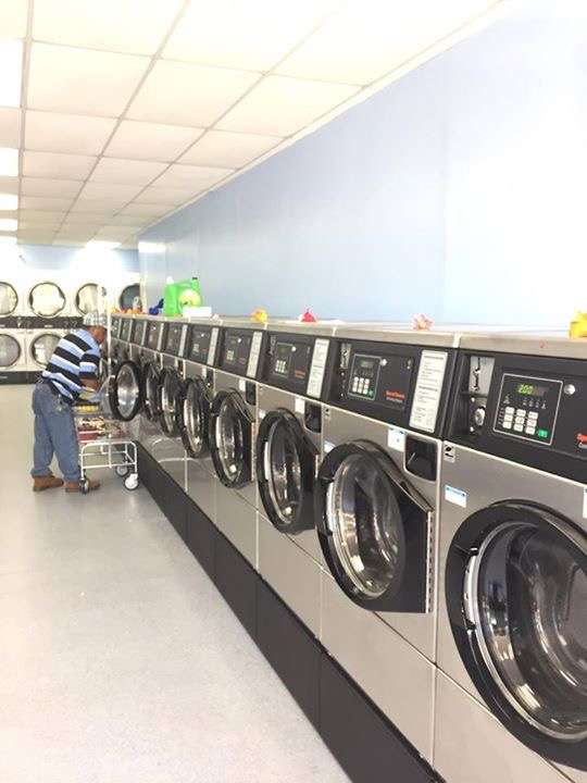 Kens Laundromat | 8829 E W.T. Harris Blvd Suit 119, Charlotte, NC 28227, USA | Phone: (980) 422-6431