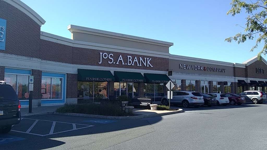 Jos. A. Bank | 774 Woodland Rd Suite F, Reading, PA 19610 | Phone: (610) 375-7614