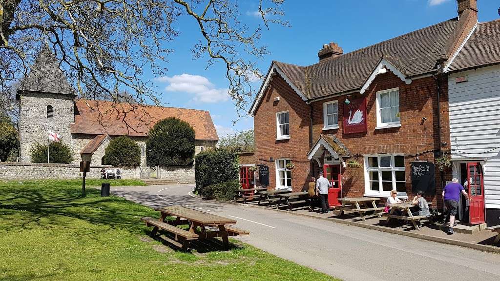 Swan on the Green | The Green, West Peckham, Maidstone, Maidstone ME18 5JW, UK | Phone: 01622 812271