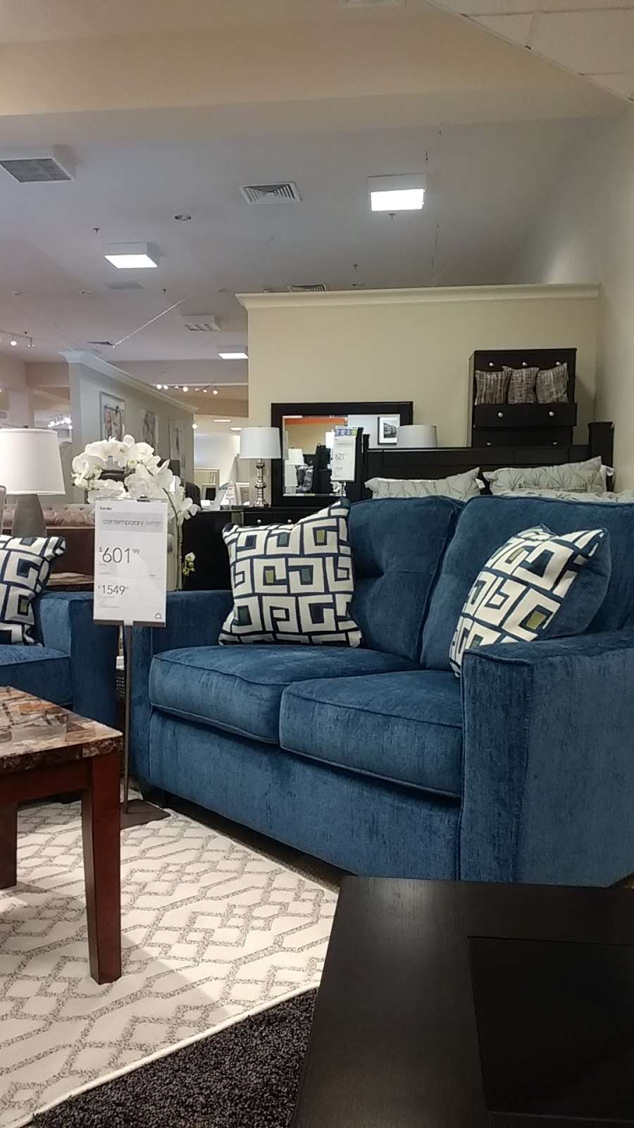 Ashley Homestore | 273 Federal Rd, Brookfield, CT 06804 | Phone: (203) 480-0000