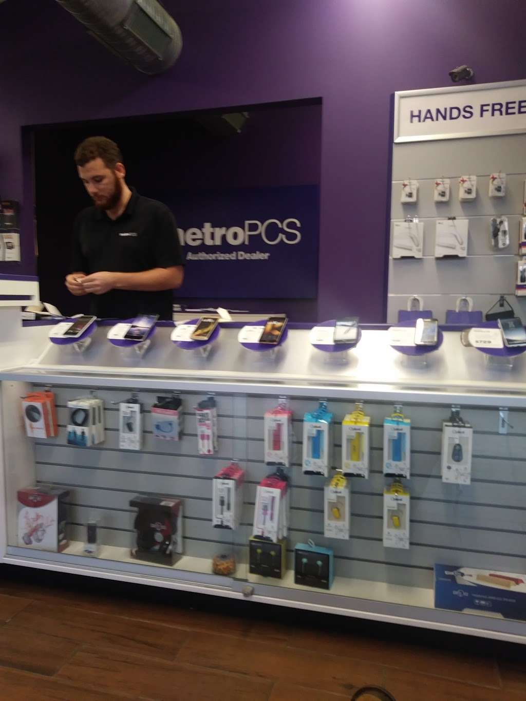 Metro by T-Mobile | 1408 Eastway Dr, Charlotte, NC 28205, USA | Phone: (980) 938-0886