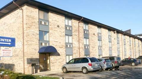 Motel 6 Bridgeview IL | 9625 S 76th Ave, Bridgeview, IL 60455, USA | Phone: (708) 430-1818