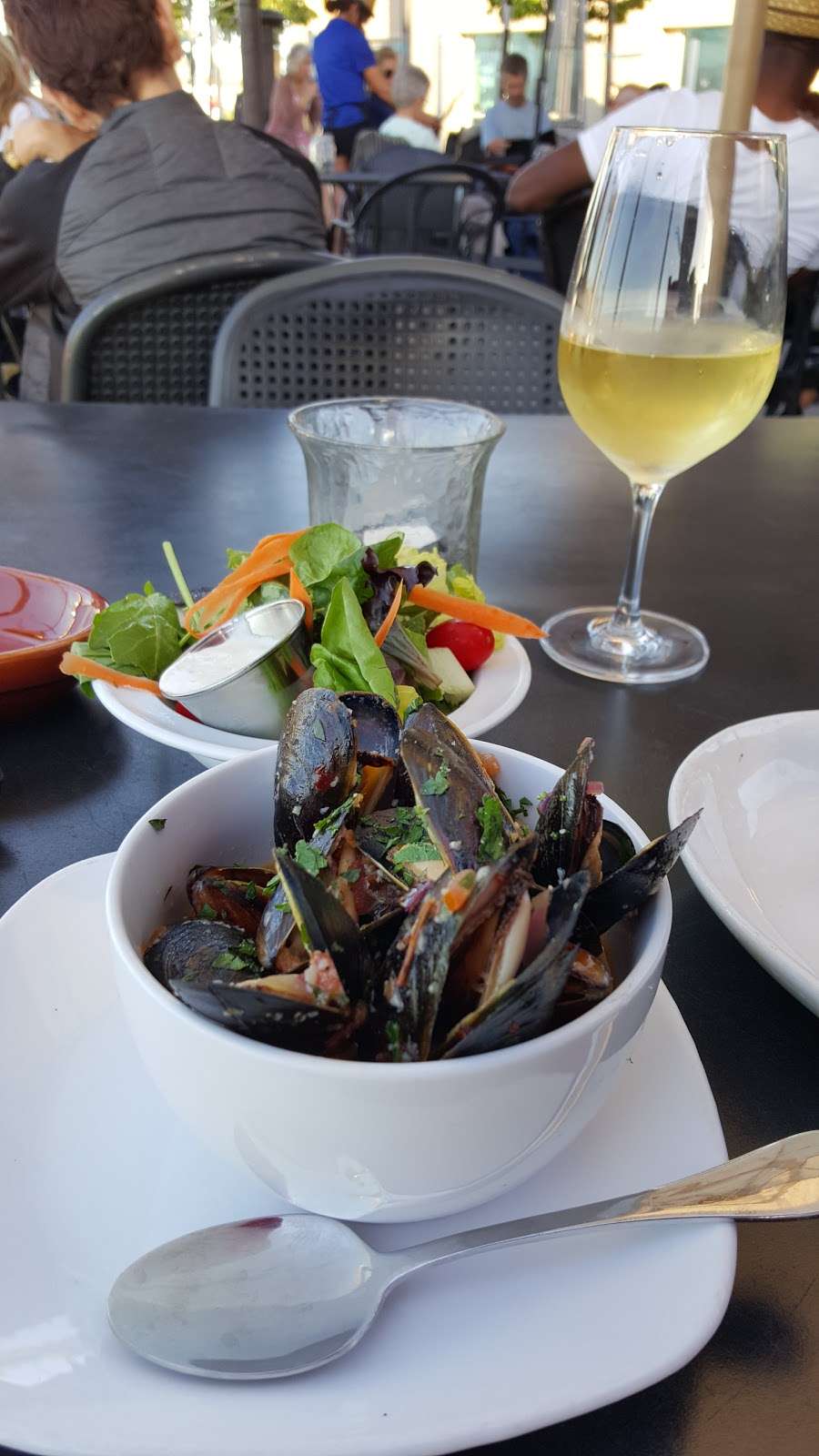 The Waterside Restaurant and Wine Bar | 3500 Harbor Blvd, Oxnard, CA 93035, USA | Phone: (805) 985-4677