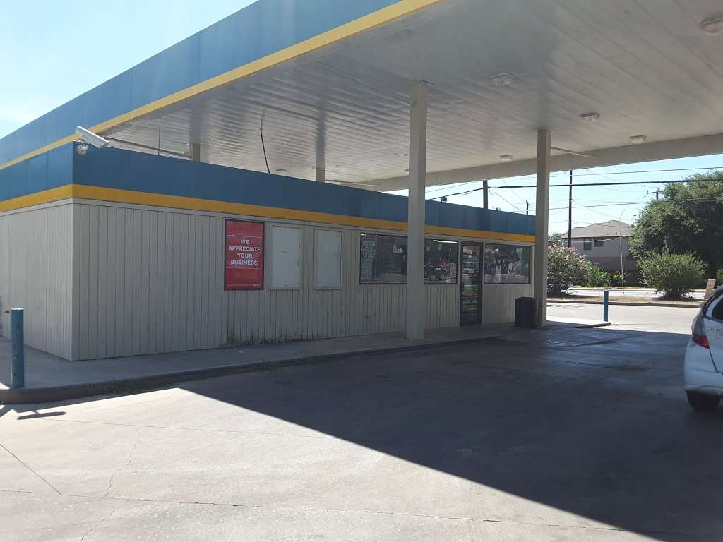 Valero (Diamond Express) | 14400 Nacogdoches Rd, San Antonio, TX 78247, USA | Phone: (210) 646-7215