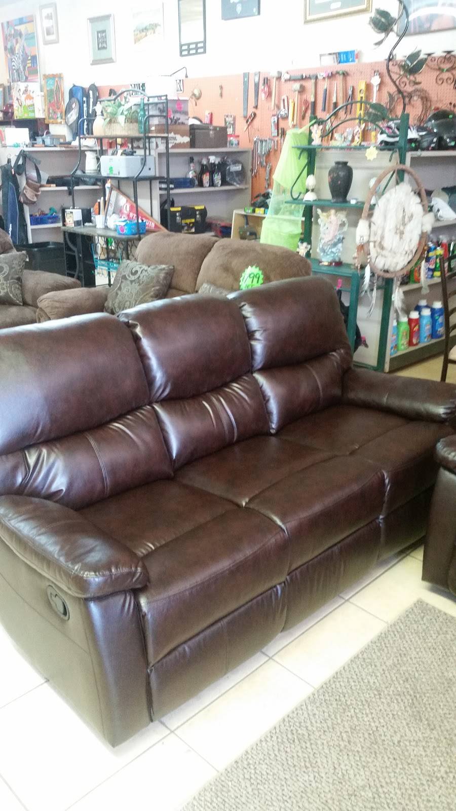 Papa Wolfs Furniture and Collectables | 1810 Broadway Blvd SE, Albuquerque, NM 87102, USA | Phone: (505) 235-3422