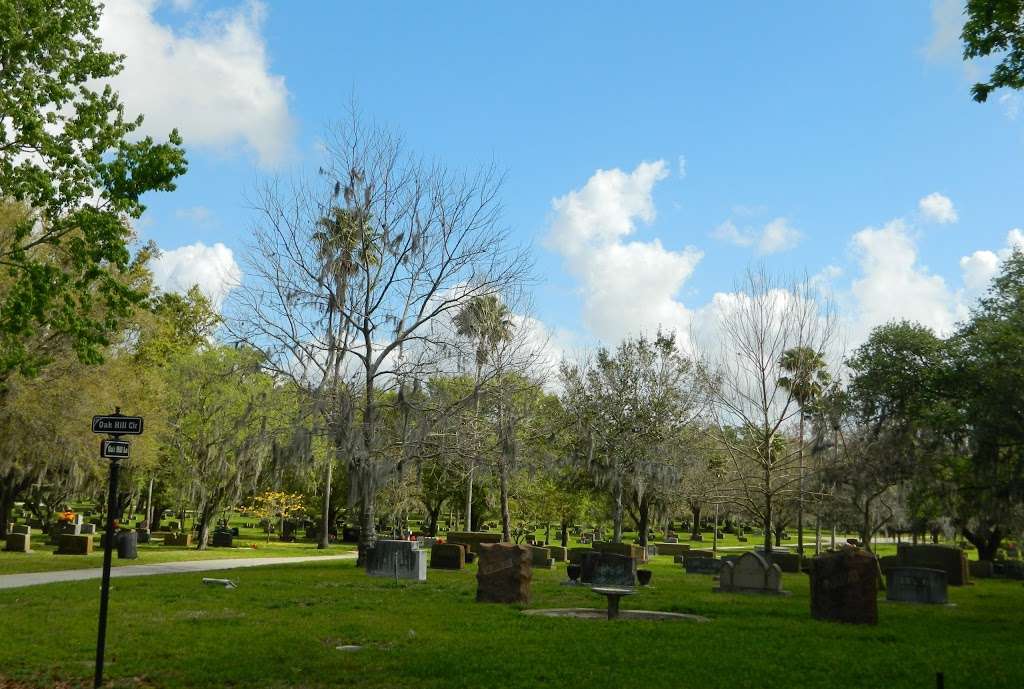 Oak Hill Burial Park | 4620 US Hwy 98 S, Lakeland, FL 33812, USA | Phone: (863) 834-3287