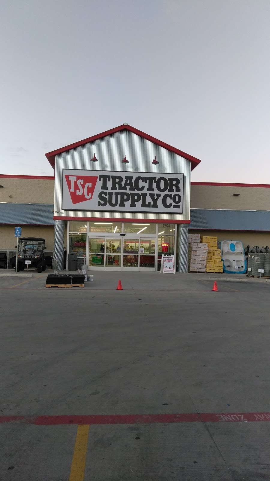 Tractor Supply Co. | 5705 Mt Olive Rd, Adkins, TX 78101, USA | Phone: (210) 649-1631