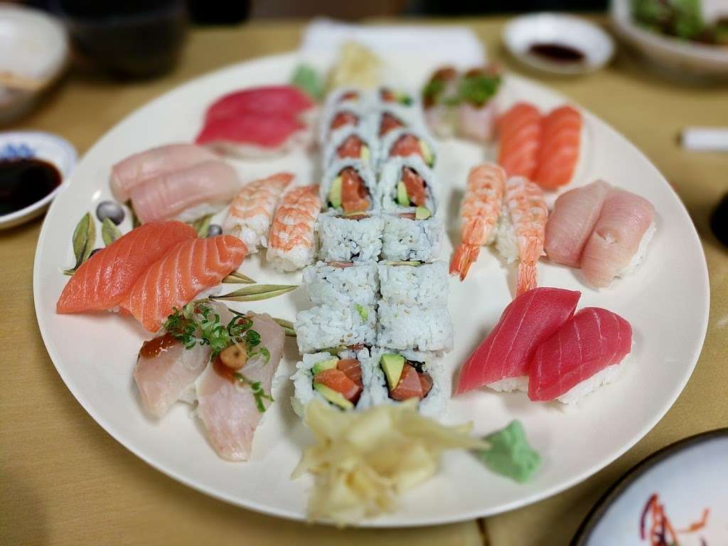 Sushi Island | 18539 S Western Ave, Gardena, CA 90248, USA | Phone: (310) 327-1644