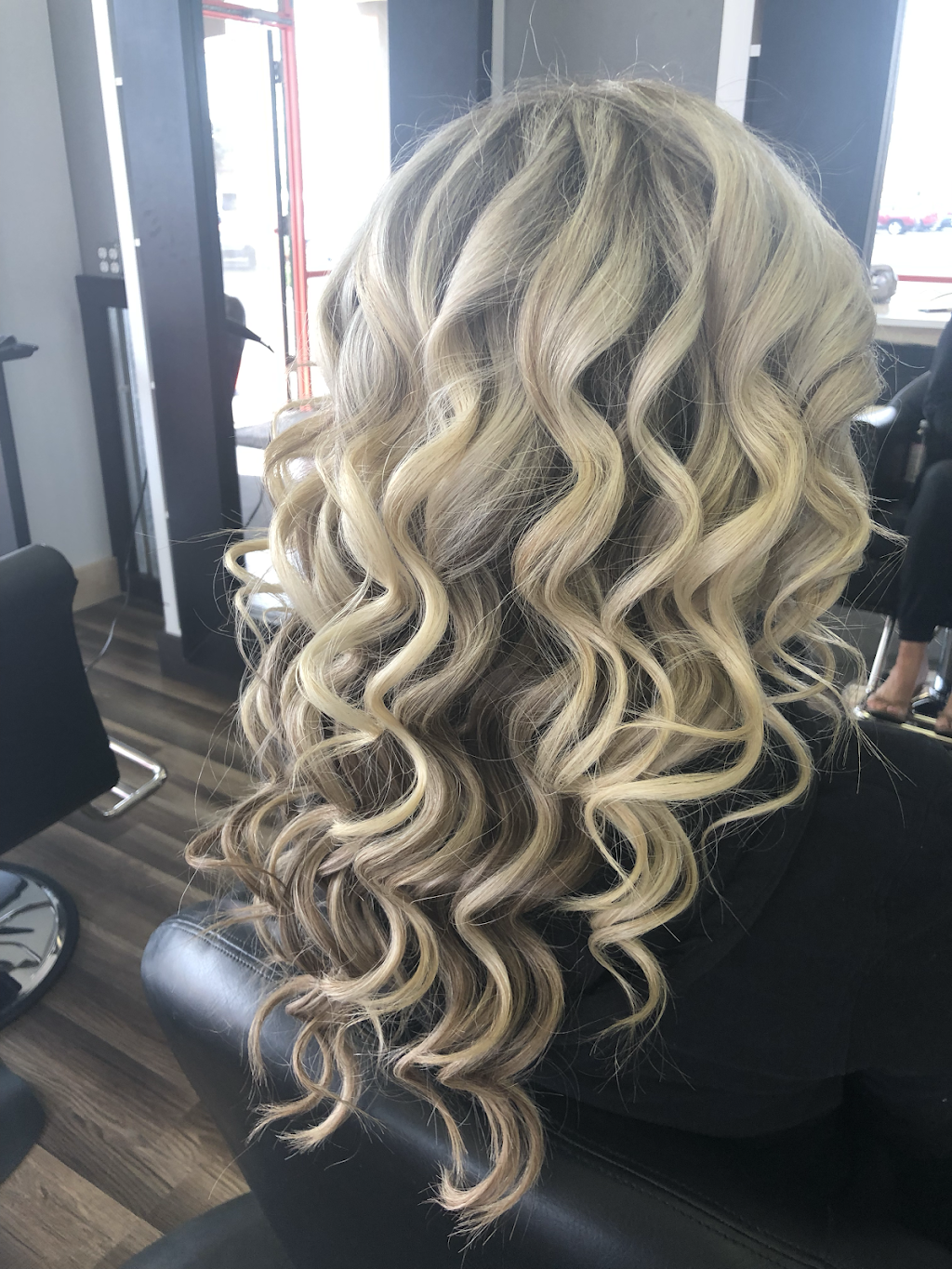 The Blow Co. - Blow Dry Bar & Salon | 6780 W Deer Valley Rd #101, Glendale, AZ 85310, USA | Phone: (623) 234-2581