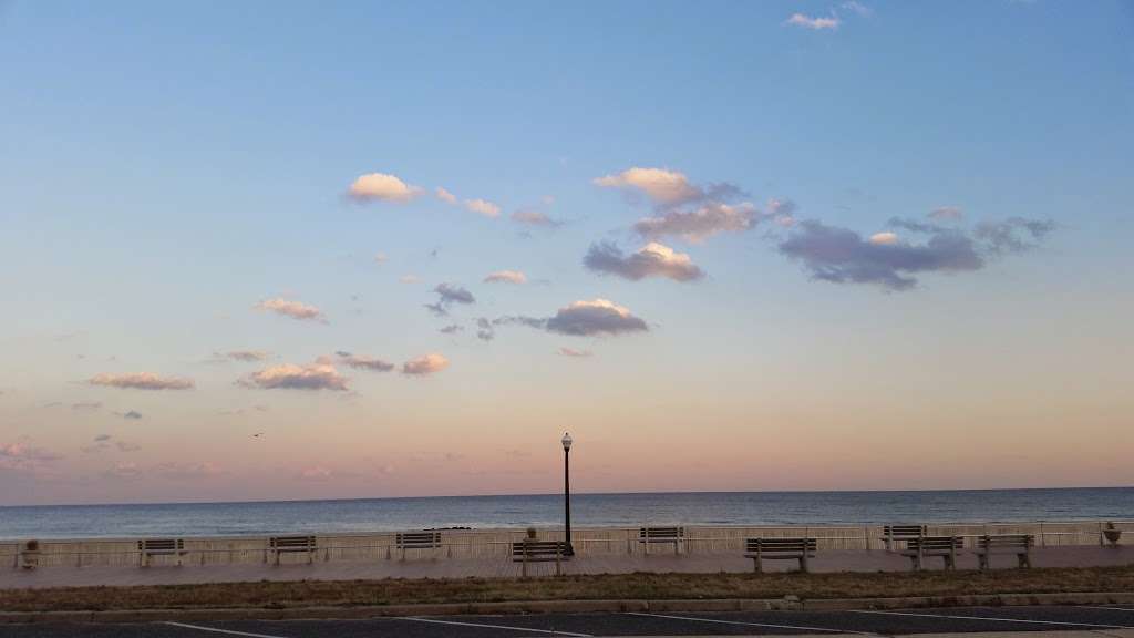 House By the Sea | 14 Ocean Ave, Ocean Grove, NJ 07756, USA | Phone: (732) 774-4771