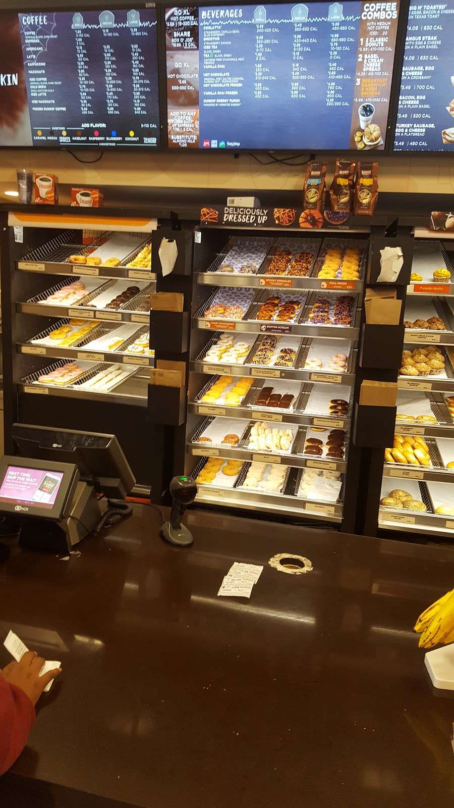 Dunkin Donuts | 1465 W 95th St, Chicago, IL 60643 | Phone: (773) 941-8586