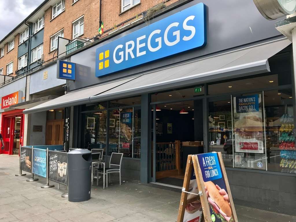 Greggs | 312 Clapham Rd, London SW9 9AE, UK | Phone: 020 7622 3091