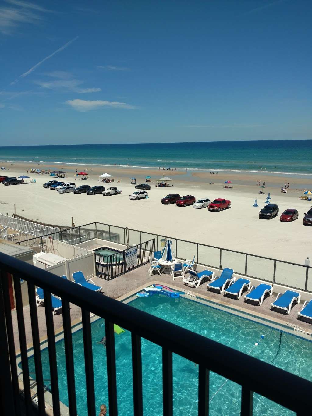 Bluegreen Dolphin Beach Club | 3355 S Atlantic Ave, Daytona Beach, FL 32118, USA | Phone: (386) 761-8130