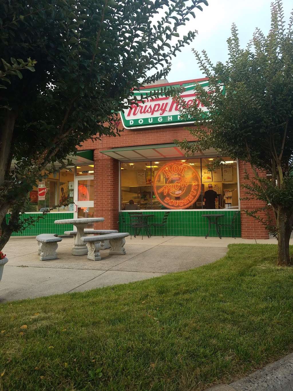 Krispy Kreme | 2990 E W Franklin Blvd, Gastonia, NC 28052, USA | Phone: (704) 853-1060